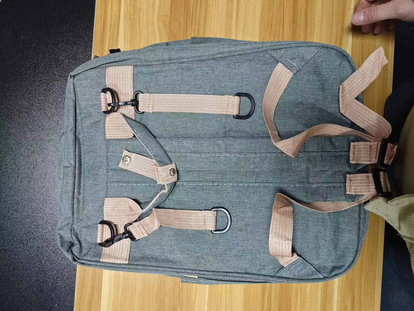 Portable folding crib, mommy bag, multi-functional, light and large-capacity leisure, double shoulder mother and baby bag.